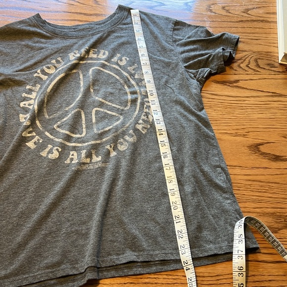 Lennon and McCartney graphic tee. Grey. All you need is live. Large - Picture 4 of 4